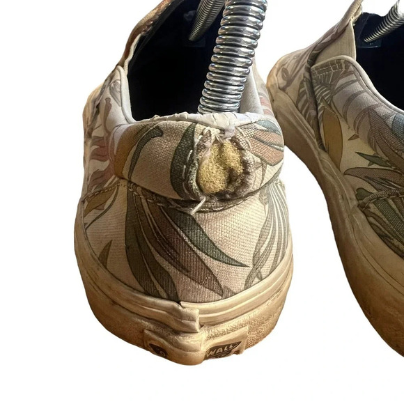 Vans Classic Slip-on California Floral Marshmallow Canvas Sneaker Unisex M7/W8.5 - Picture 8 of 9